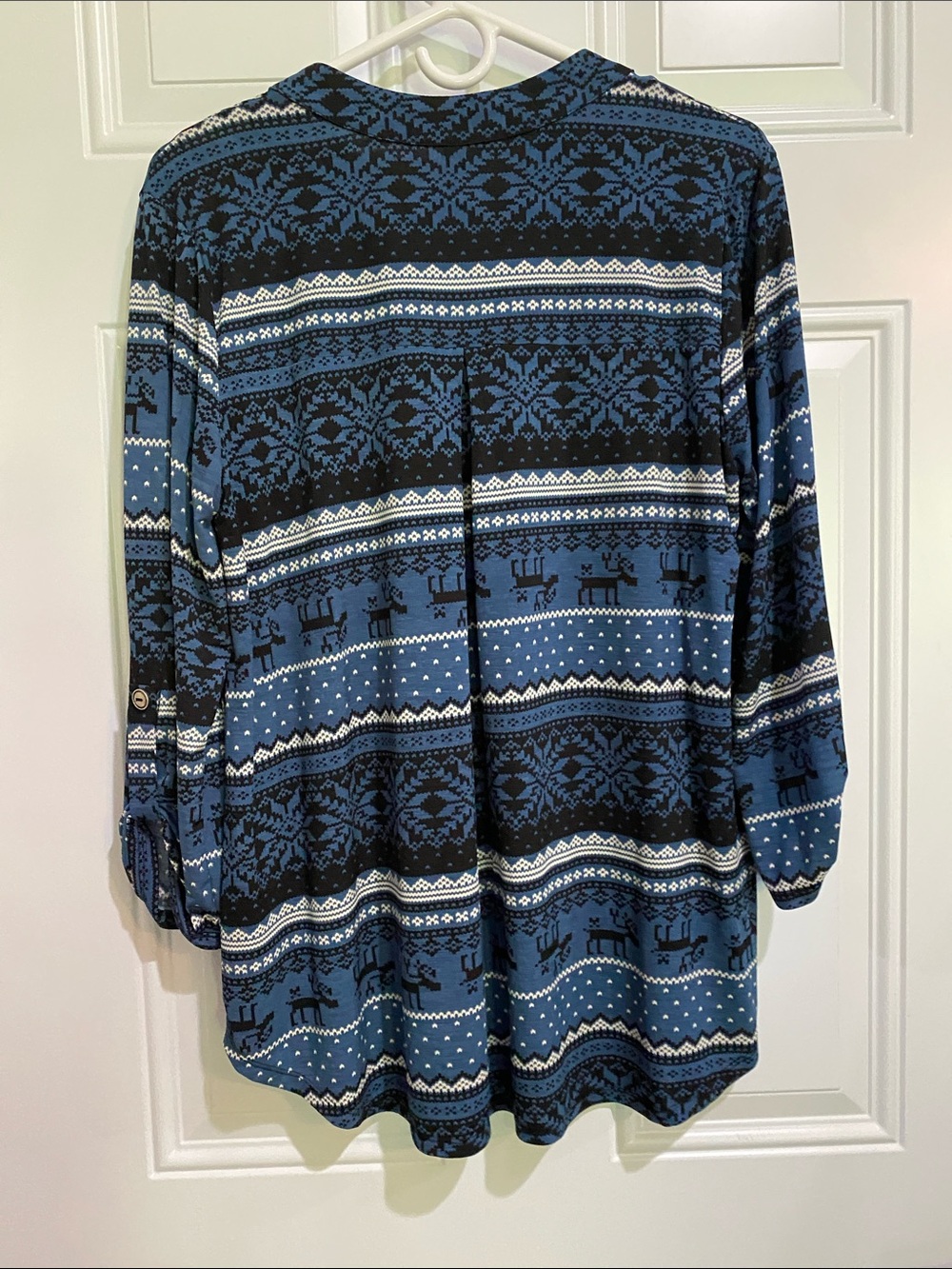 Dear Scarlett Blue Patterned V-Neck Tunic Top - Picture 5 of 6